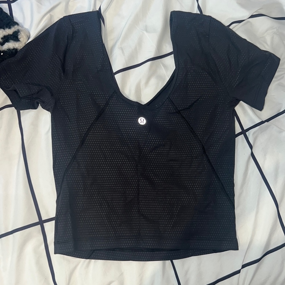 LULULEMON top